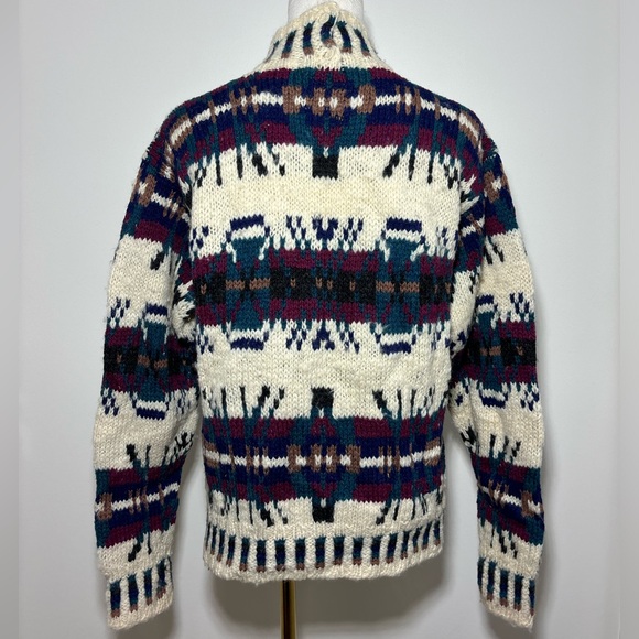 Vintage Woolrich Cream and Blue Patterned Turtleneck Sweater - Picture 5 of 9